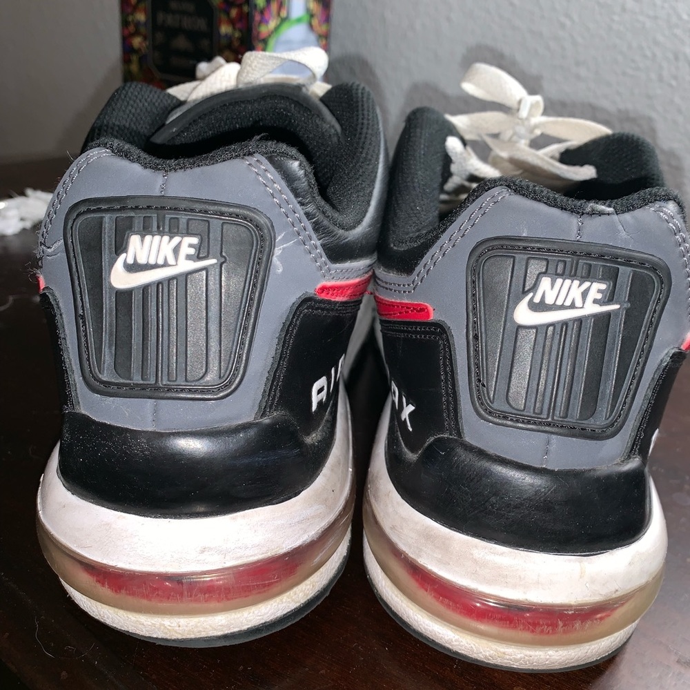 Shoes - Picture 3 of 6